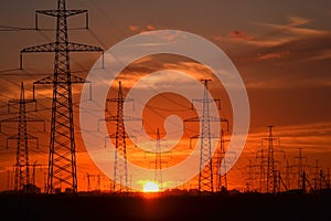 Elektrický moc přenos vedení na západ slunce 