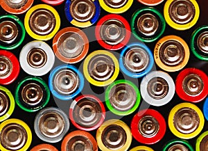 Electric rainbow from batteries