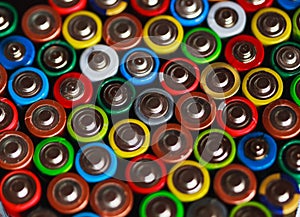 Electric rainbow from batteries
