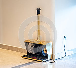 Electric Shoe Polisher Machine in office building