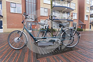 Electric tandem bicycle