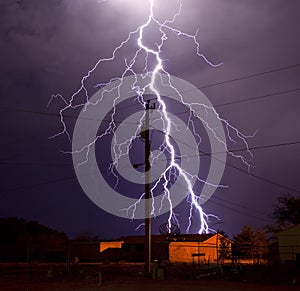 Eléctrico utilidad rayo 