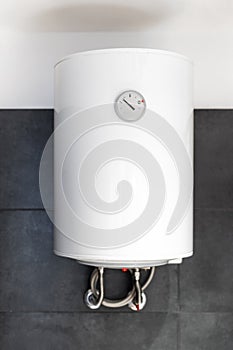 Electric water boiler for shower room and bathroom