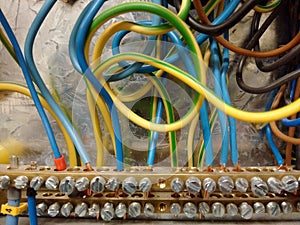 Electrical cables in AC/DC box