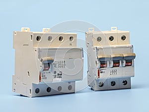 Electrical circuit breakers