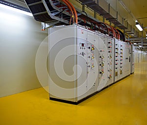 Electrical control cabinet and circuit breakers are usually securely locked in the control rooms of new commercial buildings.Thaid