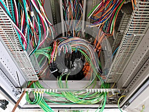 Electrical control cables installation