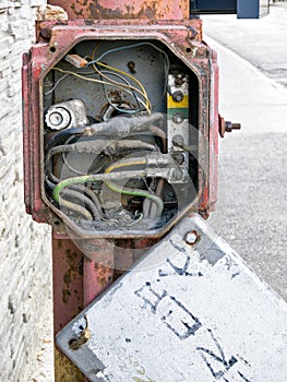 Electrical distribution box