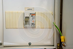 Ele10A, 16A and 25A circuit breakers