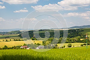 Elektrické vedenia v poľnohospodárskych oblastiach