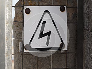 electrical shock danger sign