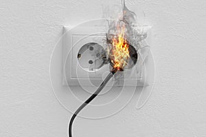 Electrical short circuit leading to plug ignition