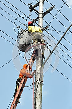 Electrical worker