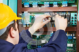 Electrician at safety fuse device replace work