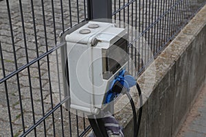 Electricity charging station for electric vehicles