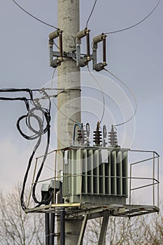 Electricity transformer