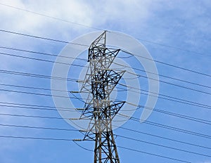 Electricity transmission tower