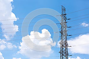 Electricâ€‹ity power pylon on blue sky with copy space.