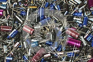 Electrolytic capacitor heap with various sizes