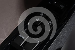 Electronic assistance in car handle