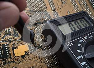 Electronic board and multimeter