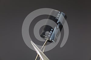 Electronic capacitor