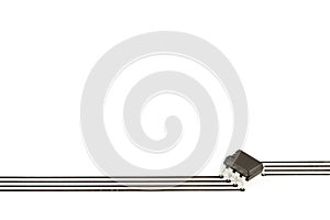 Electronic chip with printed tracks