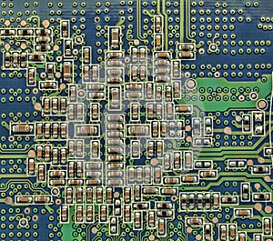 Electronic circuit board with microcomponents