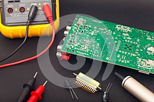 Electronic circuit and polimeter