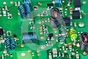 Electronic components to receiving radio-frequency signal on green printed circuit board