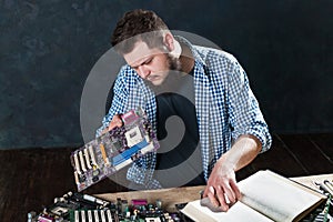 Electronic devices repairing and diagnostic techs