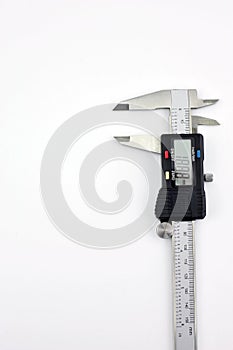 Electronic digital caliper