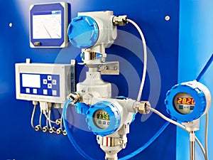 Electronic digital pressure gauge and water flow calculation equipment