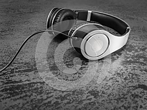 Electronic headphones