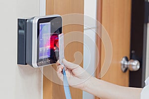 Electronic key and finger access control system