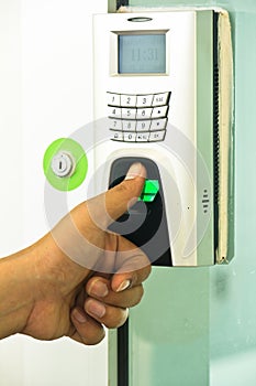 Electronic key lock