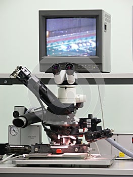 Elettronico microscopio 