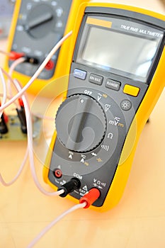 Electronic multimeters
