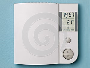 Electronic programmable thermostat photo