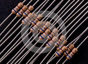 Electronic resisters