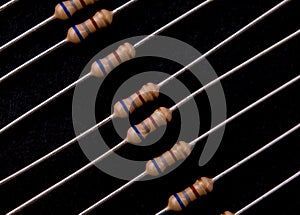 Electronic resisters