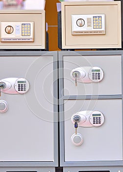Electronic safe deposit boxes