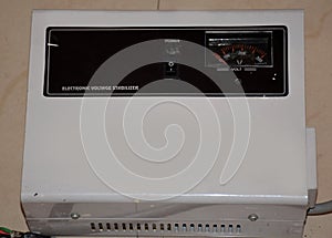 Electronic Voltage stabilizer or corrector