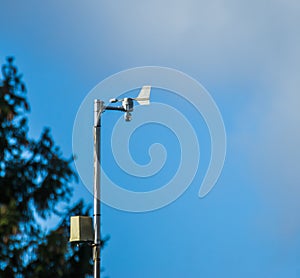 Electronic wind direction pointer, Modern weather technology