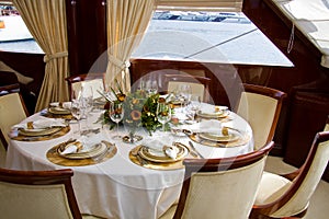 Elegance table