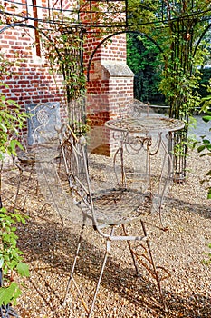 Elegant antique patterned iron garden furniture set, high table