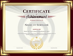 Elegant certificate of achievement template