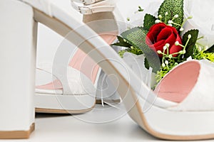 Elegant Luxury Laced Bridal Wedding Shoes And Bouquet With Red R