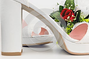 Elegant Luxury Laced Bridal Wedding Shoes And Bouquet With Red R