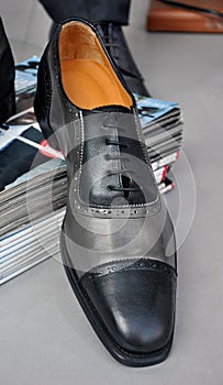 Elegant men's leather shoe